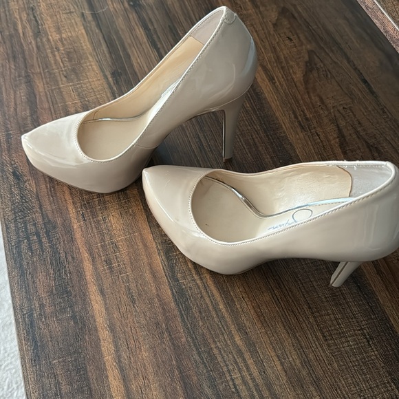 Jessica Simpson heels - Picture 2 of 6